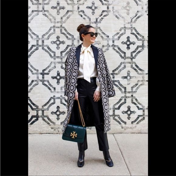 Tory Burch ankle bootie in perfect black - Picture 7 of 12